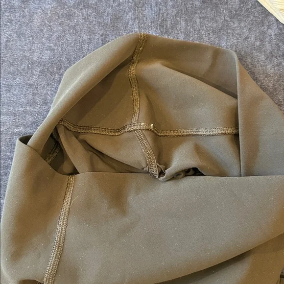 Alo Reform Leggings - Picture 4 of 6